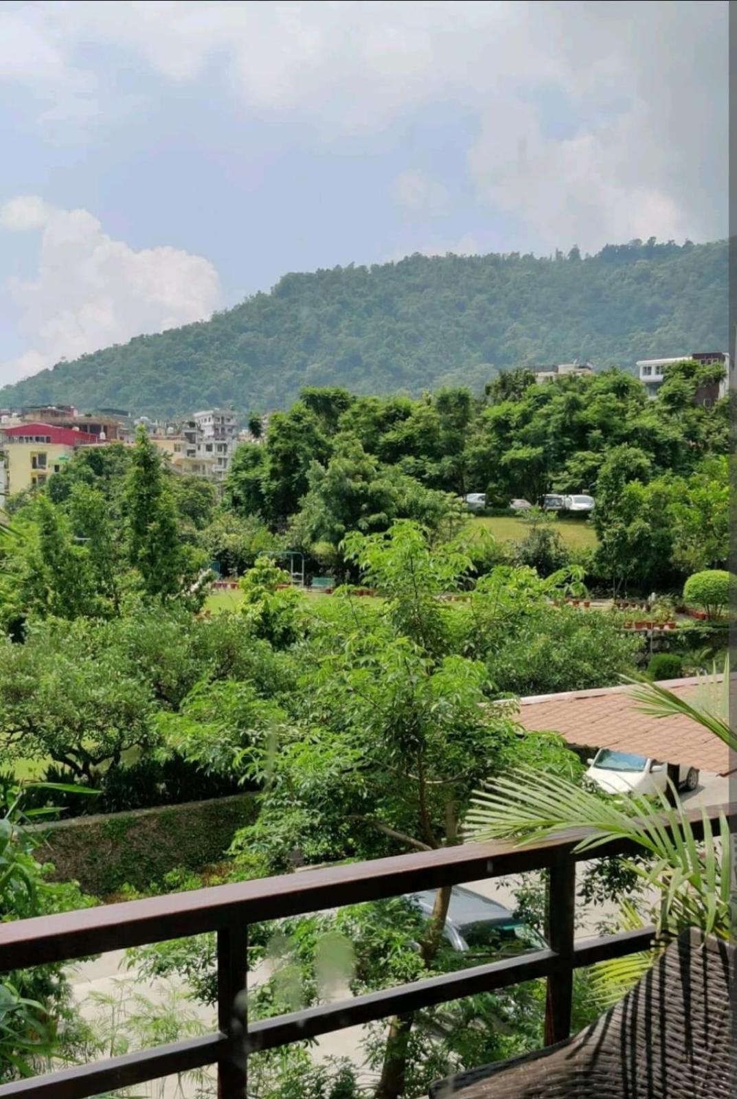 Aloha Serenity Apartments リシケーシュ エクステリア 写真